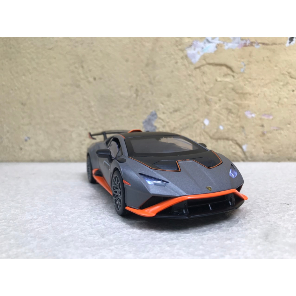 Mô hình xe Lamborghini Rambo Huracan STO 1:32