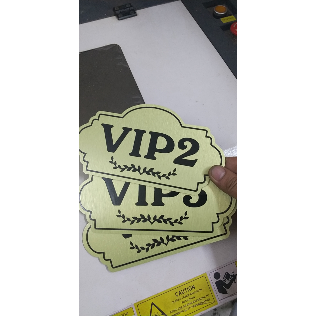 Biển số phòng vip alu bạc xước