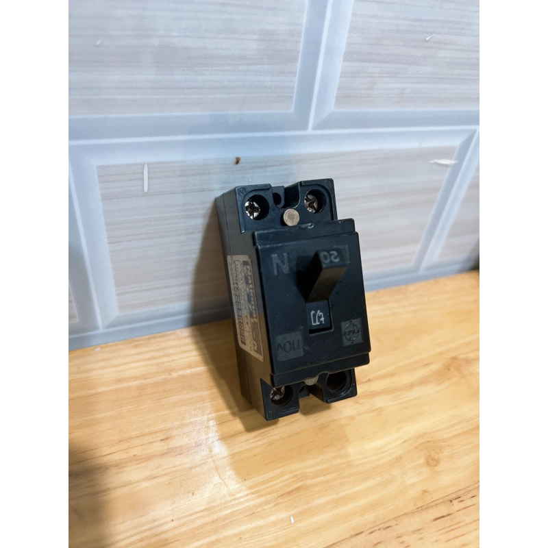 CB cổ 20A Nhật bãi - đã qua sử dụng/Điện 110/220v