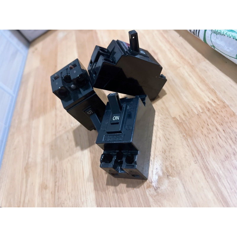 CB cổ 20A Nhật bãi - đã qua sử dụng/Điện 110/220v