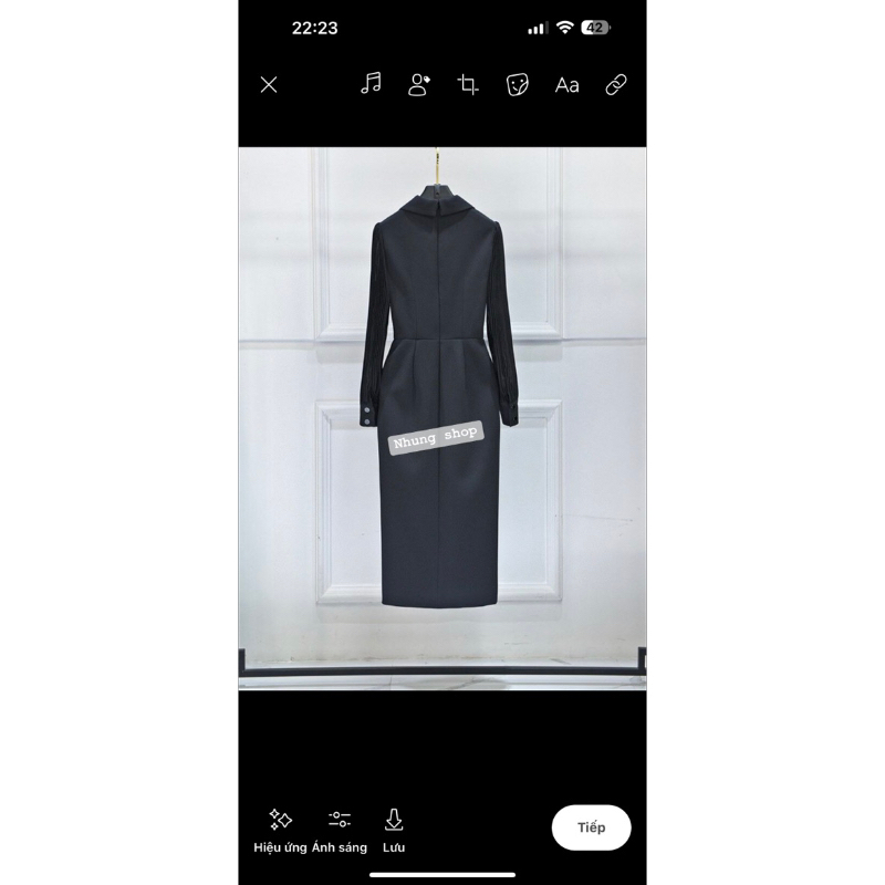 Đầm Ted bút chì phối tay voan xếp ly màu đen