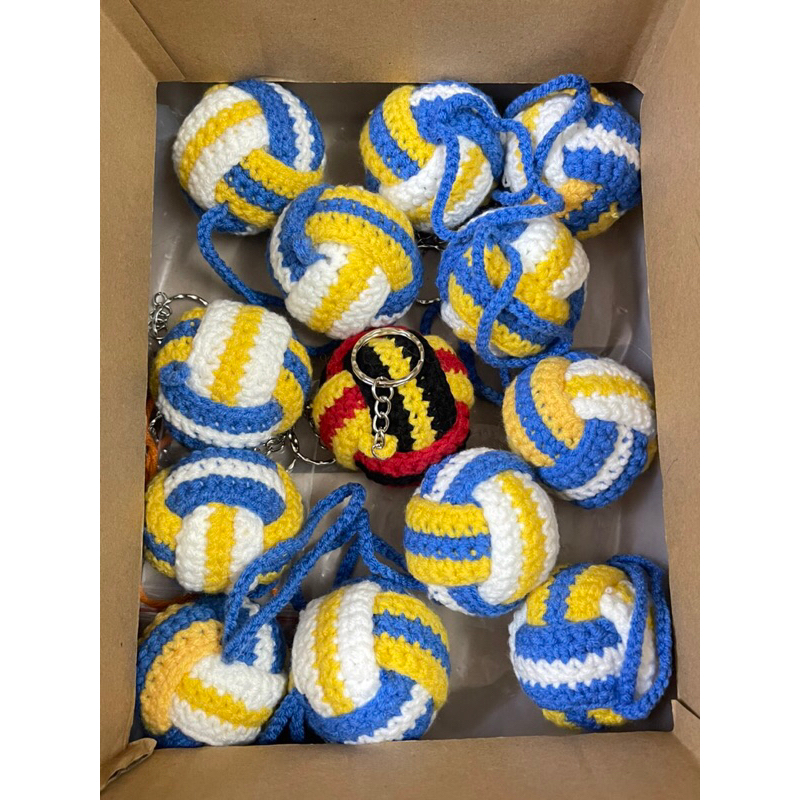 Móc khóa bóng chuyền bằng len