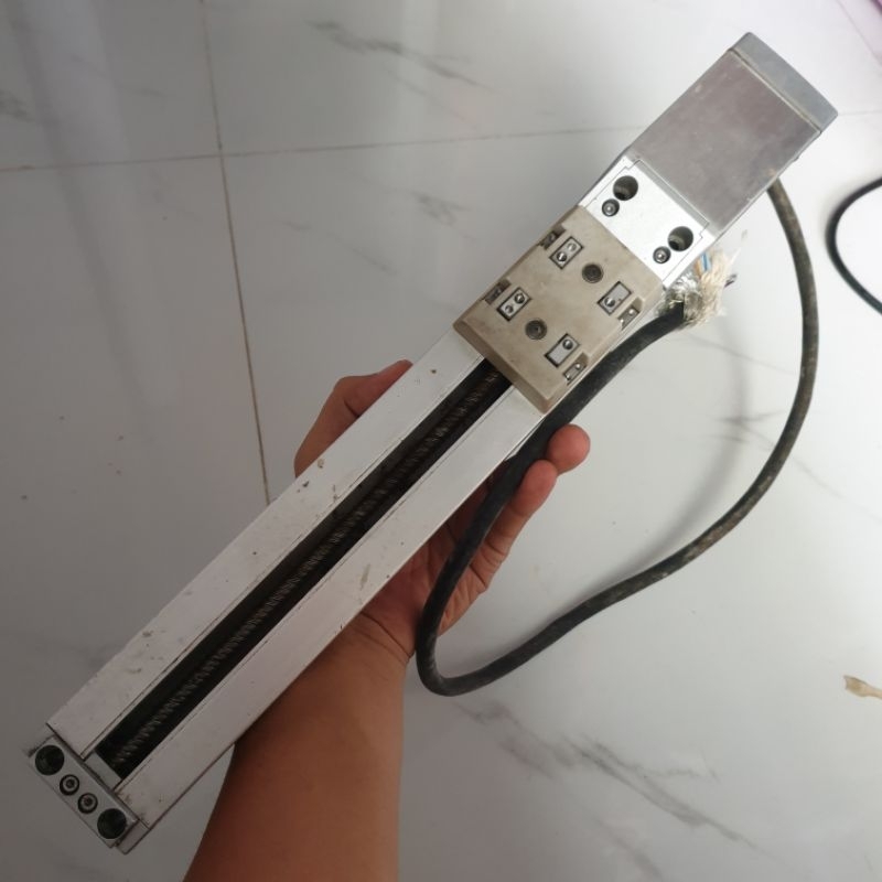 combo trục z SMC Japan LEFS32A-300 hành trình 30cm tổng dài 58cm chế hàn, gọt cell pin 18650