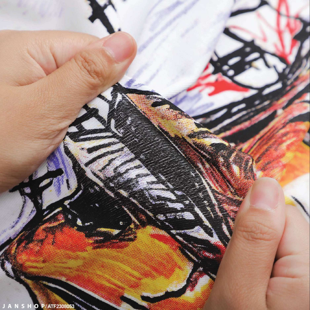 Áo thun tay ngắn form Relax LAWY chất vải cotton thoáng mát, mềm mịn, hình in tạo nên nét chấm phá riêng biệt và thú vị