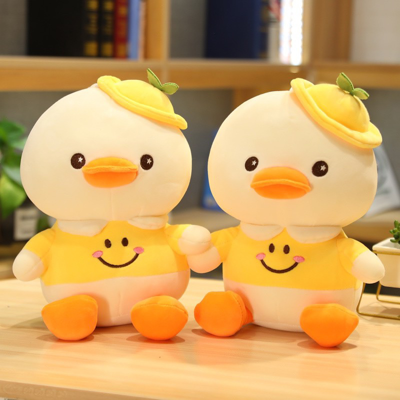 Gấu bông vịt vàng mũ lệch. Tháng nào cũng phải tặng cho mình 1 cái gì đó mới mới