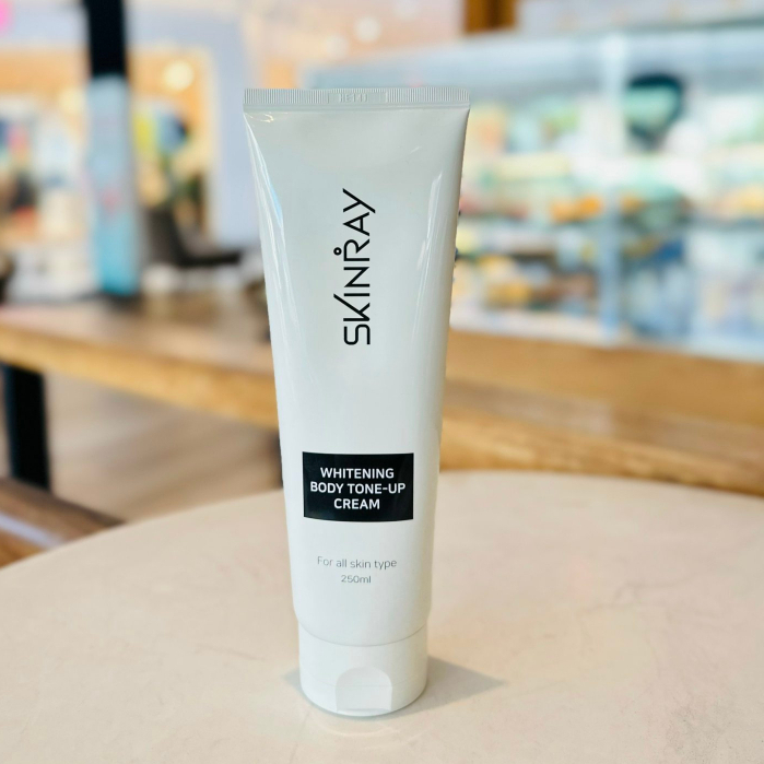 Kem dưỡng trắng nâng tone cho body trắng tự nhiên không lộ vân kem ko bí bít da Skinray