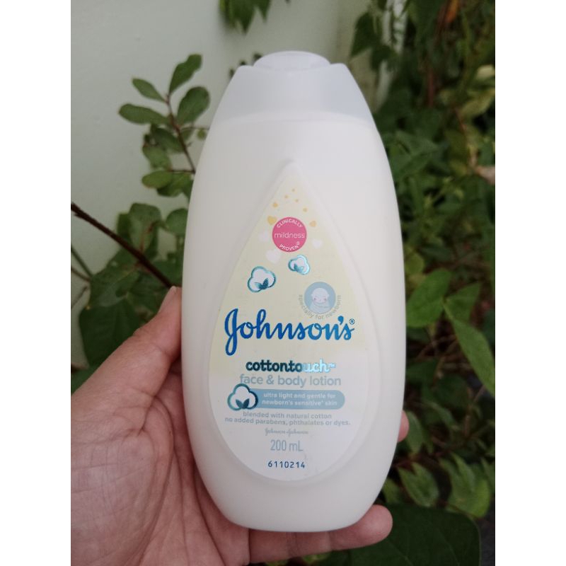 [Date 2026]Sữa dưỡng thể Johnson's Face & Body Lotion Cotton Touch 200ml