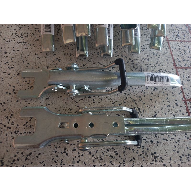 Khoá Thùng Towner 800kg