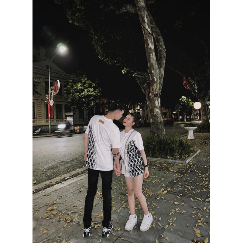 Áo Phông Nam Nữ LV Monogram Đen Trắng Phong Cách Trẻ Trung Áo Thun LV Mono Chéo Hottrend jolieshop