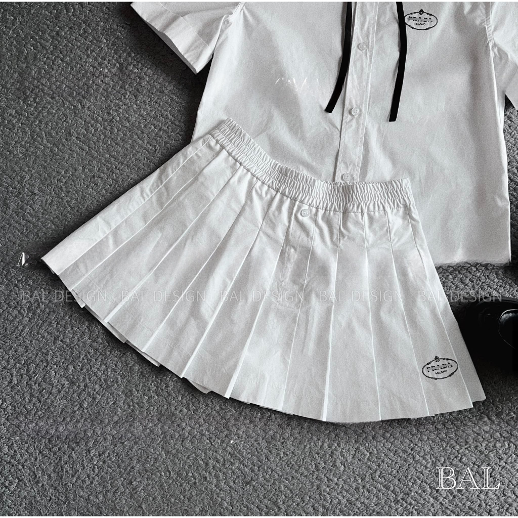 Set áo smi crop + chân váy xếp ly PRD