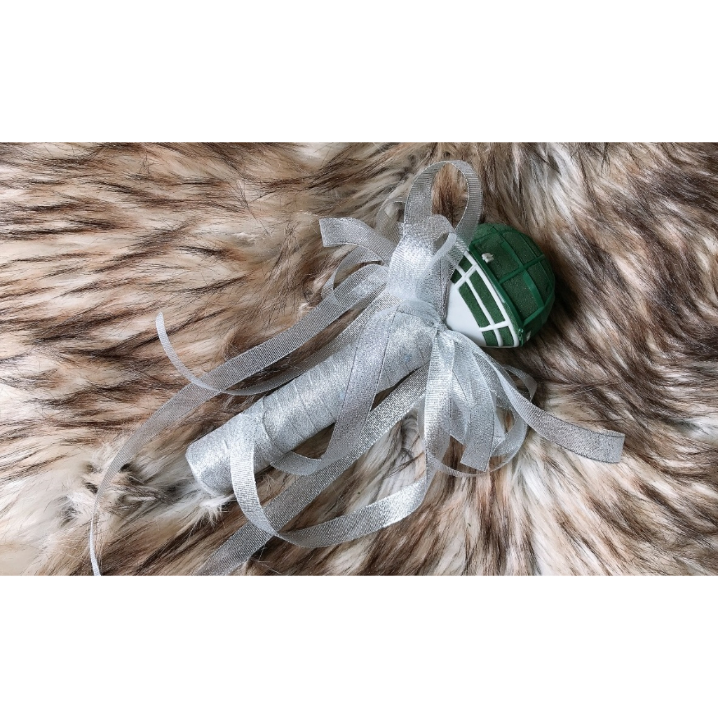 Tay cầm cắm hoa cưới cầm tay cô dâu  cho hoa thật và hoa giả