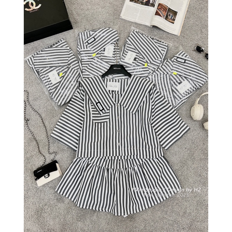 Set Váy Kẻ Áo Cổ Tim Chân Váy Nhún