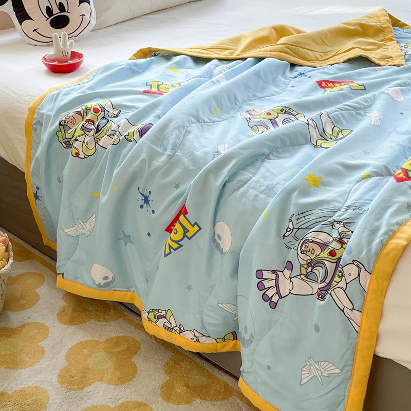 Chăn nhẹ hoạt hình Disney cho bé đi học kích thước 1.1m * 1.5m