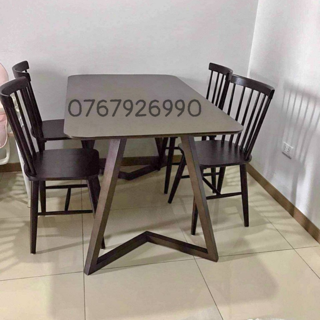 Bàn ăn cơm 4 ghế, bàn ăn song tiện 4 ghế gỗ cau su ngẫu nhiên phối hợp cẳng bàn chân V - nhãn hiệu thiết kế bên trong Ng