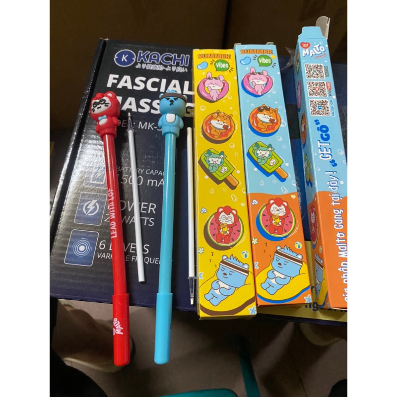 - Bút gel nước màu xanh nhân vật Malto