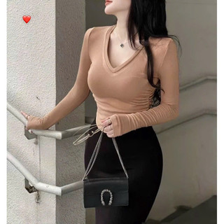 Áo tay dài chất nhũ nhún sườn cổ tim