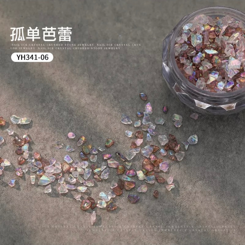 Sỏi thạch anh đính design vân đá nail