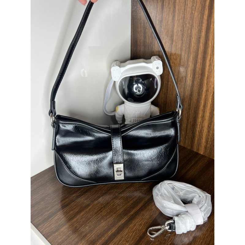 Túi kẹp nách pd miệng khoá kéo có dây dài đeo chéo Size 24