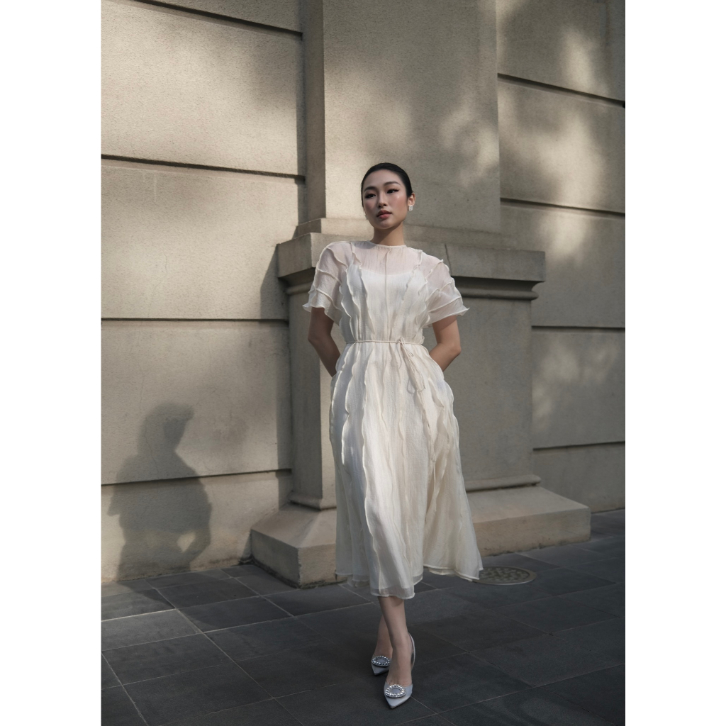 WAVY DRESS IN IVORY COLOR