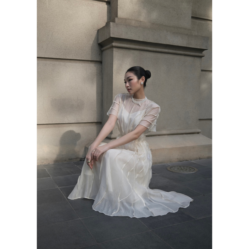 WAVY DRESS IN IVORY COLOR