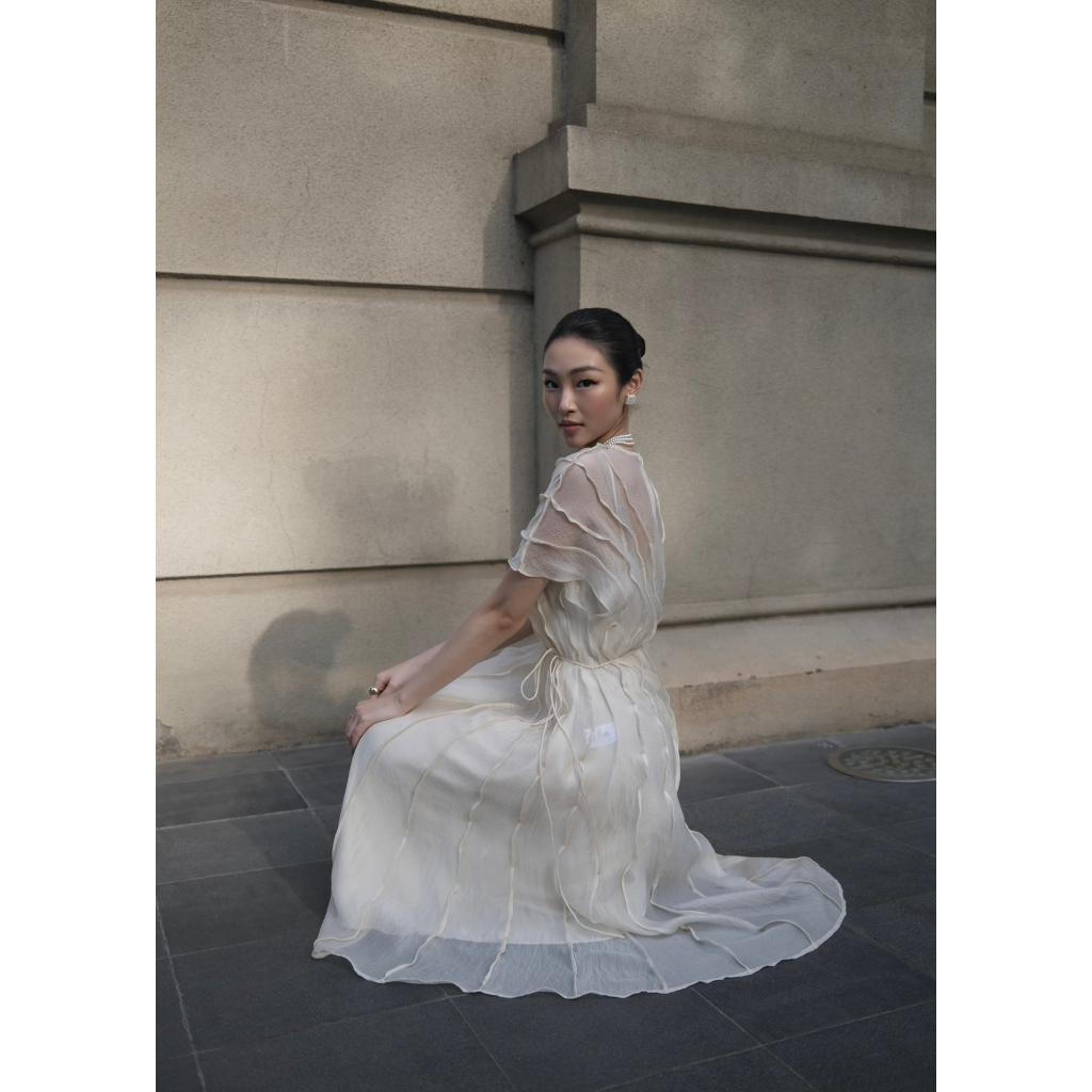 WAVY DRESS IN IVORY COLOR