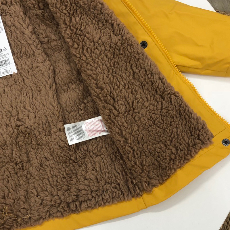 Áo khoác phao lót lông cừu Mickey vàng dư xịn chống nước cho bé trai bé gái