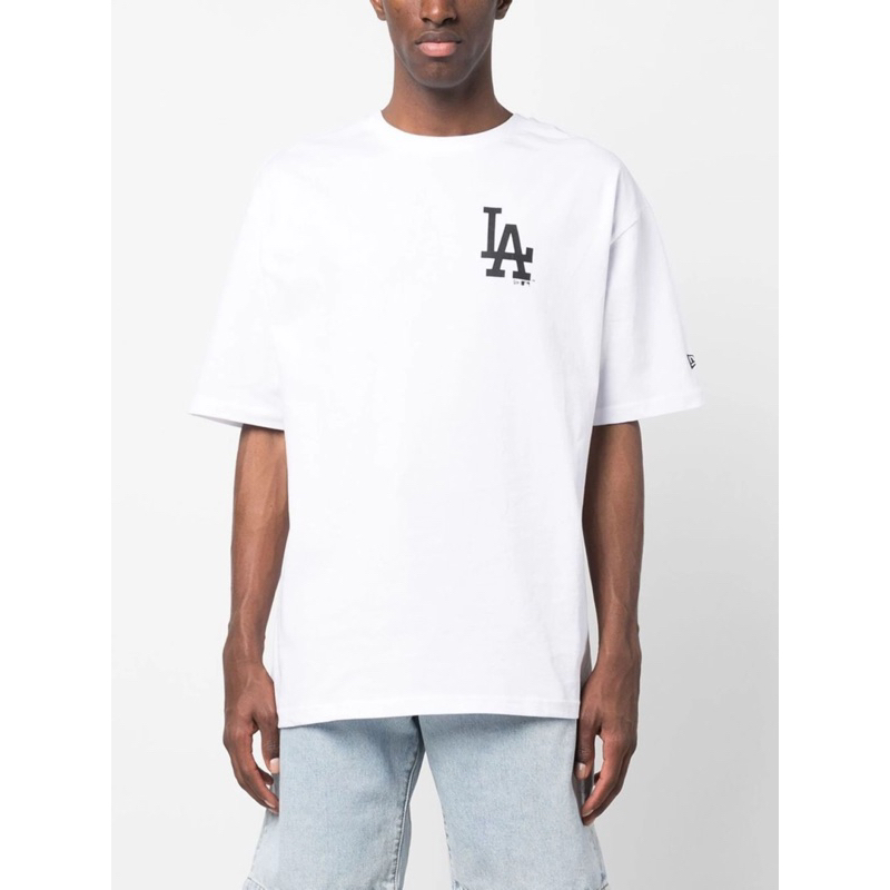 Tee Newera hoa Hồng chữ LA