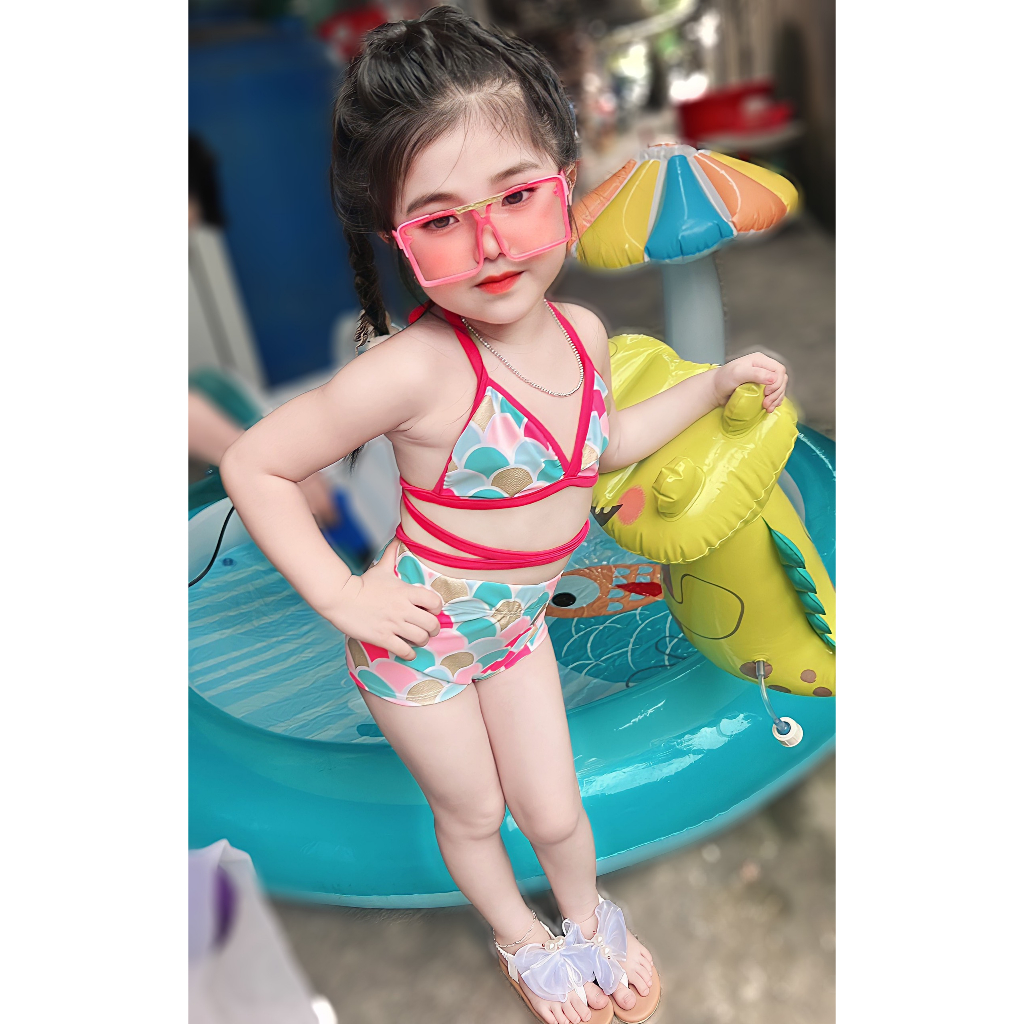 Bikini đi biển cho bé