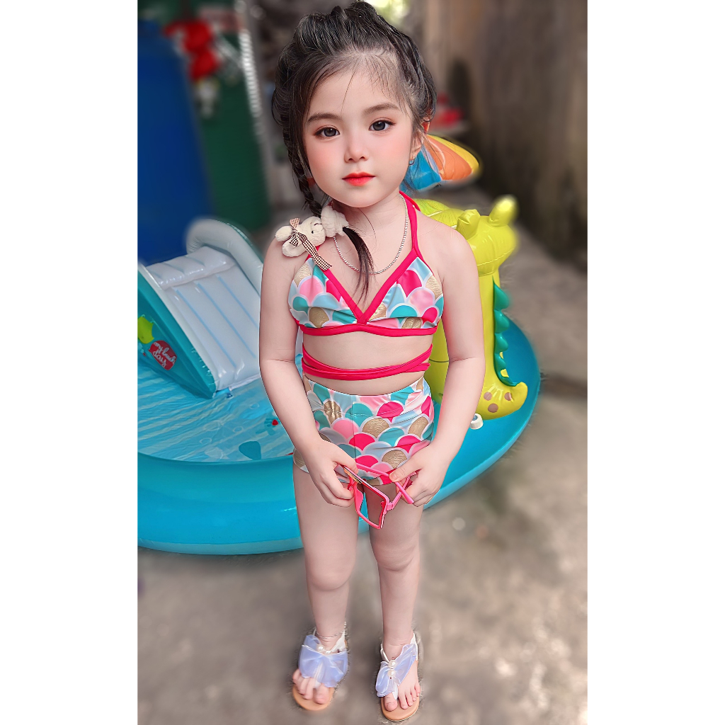 Bikini đi biển cho bé
