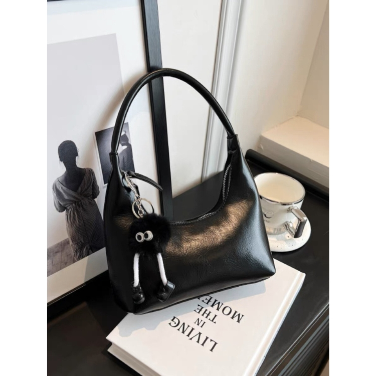 Túi xách màu bạc kẹp nách TUIXACHXINH2 có móc khoá thú bông đi kèm