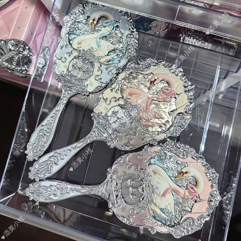 Gương cầm tay Flower Knows - sẵn xanh nhạt mermaid, trân châu