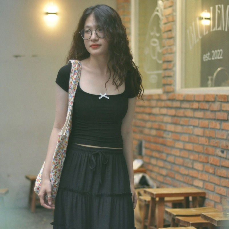 Áo thun gân cổ vuông đính nơ - Aufra studio