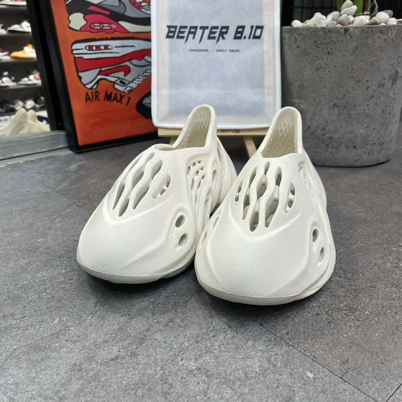 GIÀY YEEZY FOAM RUNNER ‘SAND’ Code: FY4567