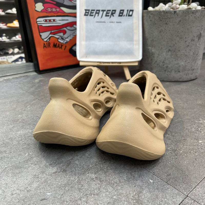 GIÀY YEEZY FOAM RUNNER ‘OCHER’ Code: GW3354