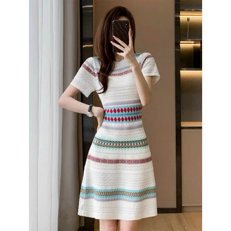 Đầm len body họa tiết thổ cẩm siêu xinh