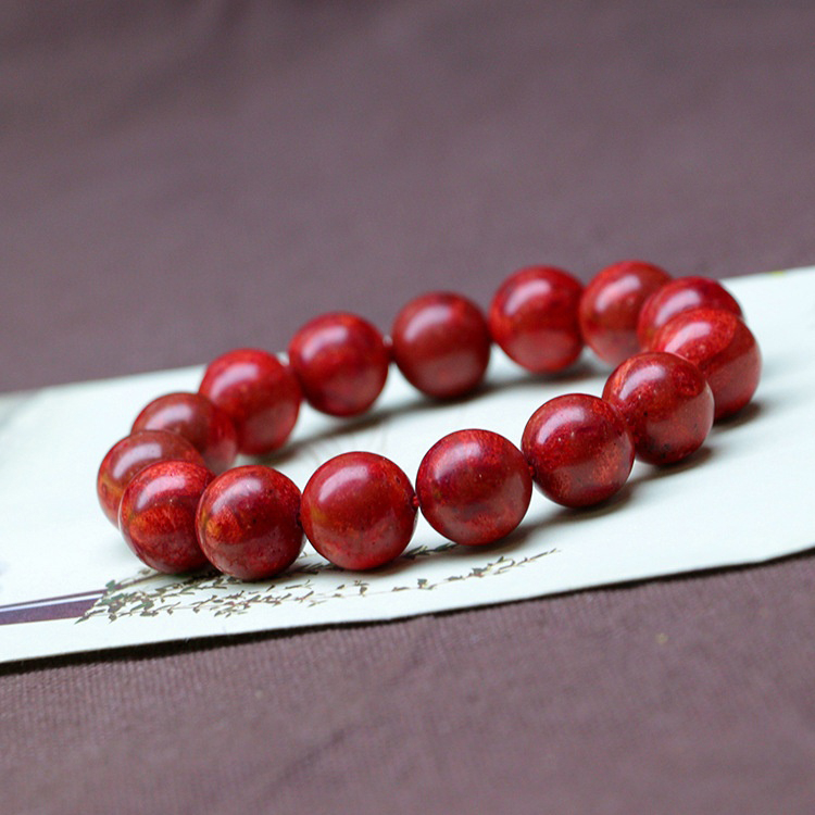 Vòng tay phong thủy cao cấp gỗ Hương đỏ mang lại Bình an May mắn