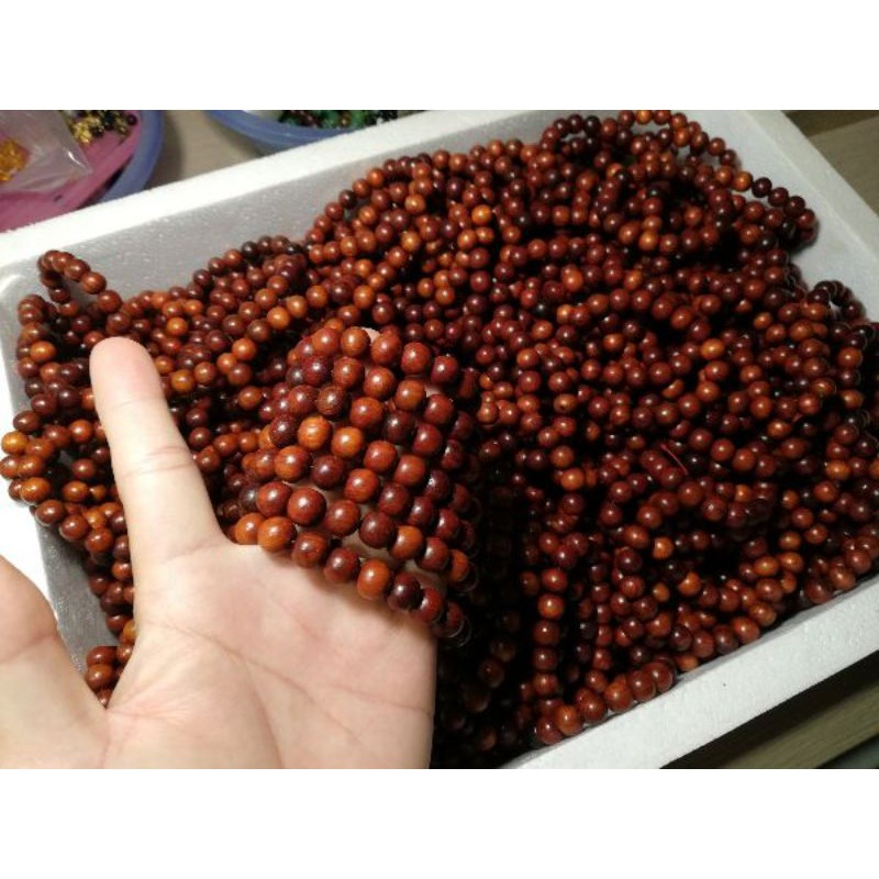 Vòng tay phong thủy cao cấp gỗ Hương đỏ mang lại Bình an May mắn