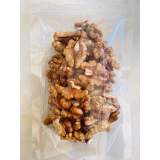100g nhân hạt Óc chó vàng.