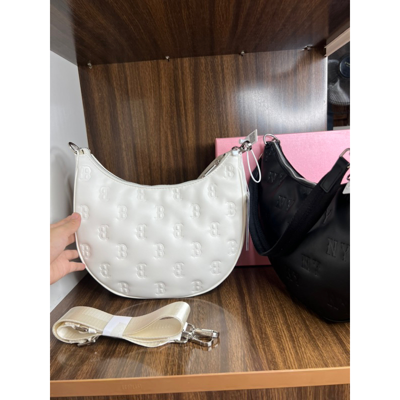 Túi kẹp nách m lb dáng tròn kèm dây đeo chéo