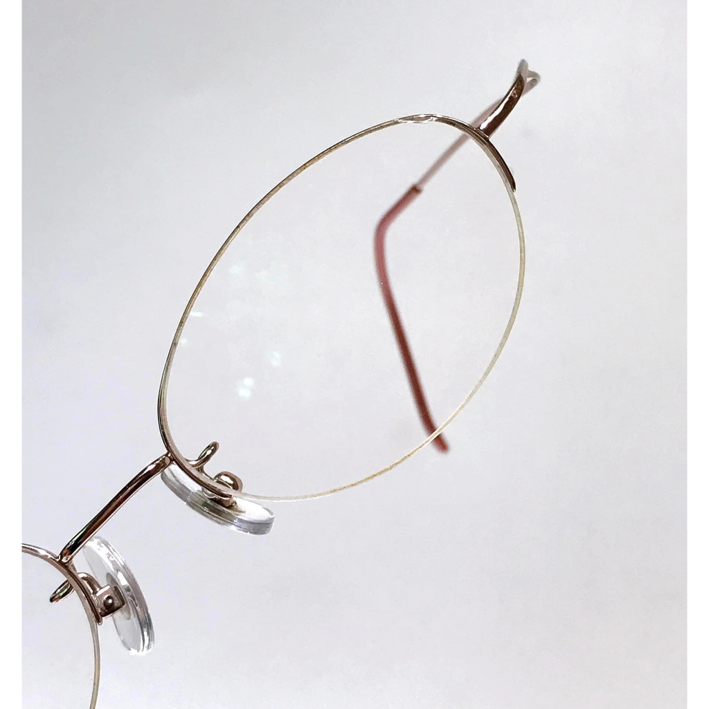 Gọng kính si Nhật