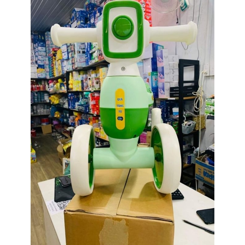 Xe Chòi Chân Moto Cho Bé Có Nhạc Và Đèn