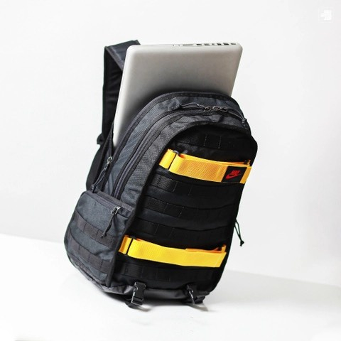 Balo Thể Thao Nam Nữ Có Đai Kẹp Ván Trược, Ngăn Laptop 15inch Quai Đeo Êm Chắc Chắn