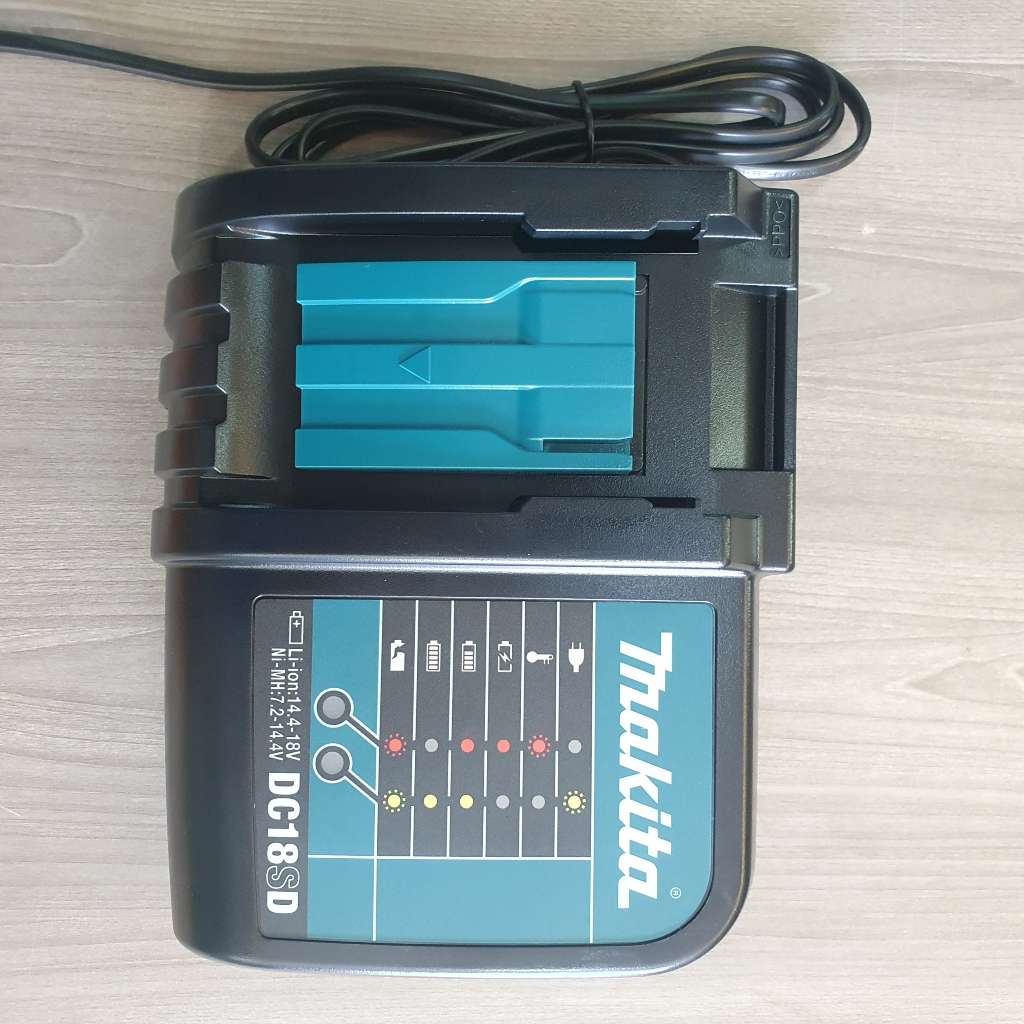 Đế sạc pin Makita DC18SD 18V mới tách bộ