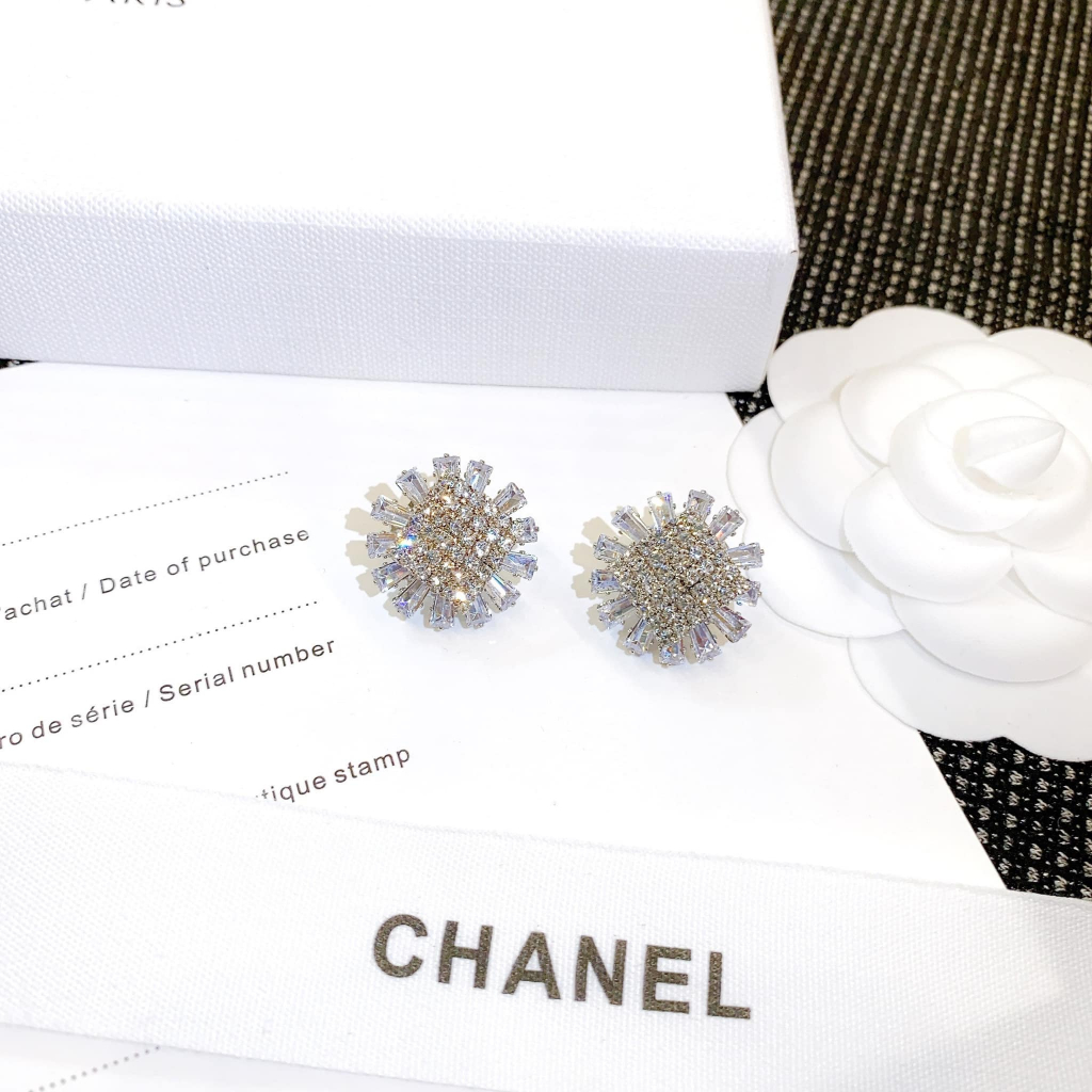 Bông tai nữ đính đá cao cấp phong cách hiện đại sang trọng