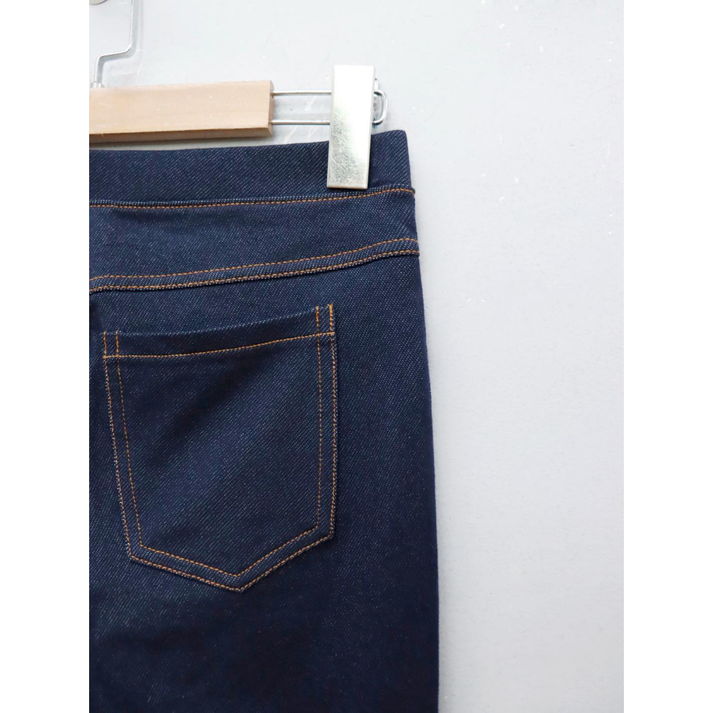 C2487 - 	Quần tregging xuất 2 túi sau trơn