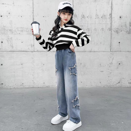 Set Đồ Bộ Bé Gái từ 15-45kg. Quần Jeans Kèm Áo Nỉ Hoodie Thiết Kế Sành Điệu Xu Hướng 2024