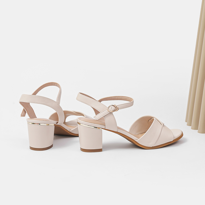 Sandal DUSTO Đơn Giản Màu Trơn Tiện Lợi Từ Khóa Cài Cao Gót 6cm Gót Vuông Thoải Mái.