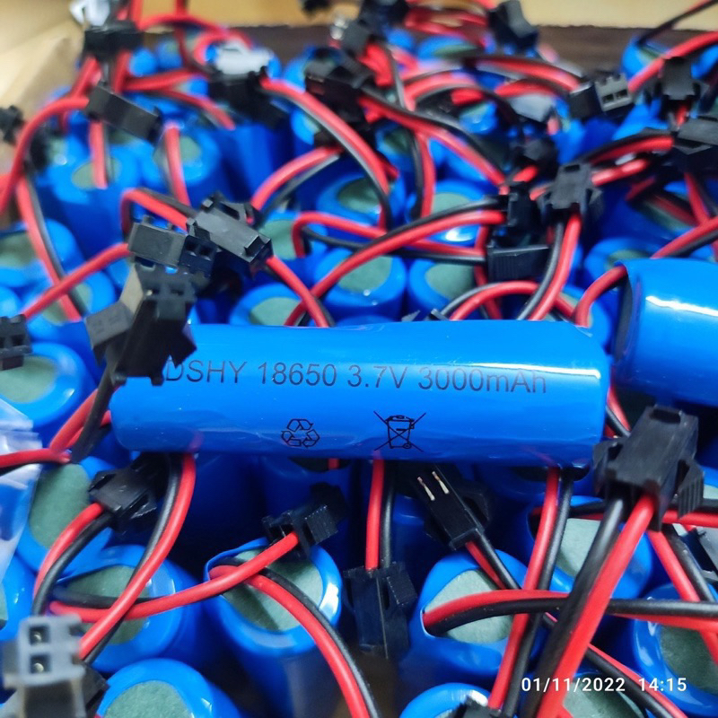 Pin lion 18650 3.7v 1200mah , 3000mah cổng sm cho xe đồ chơi , dụng cụ chơi nước