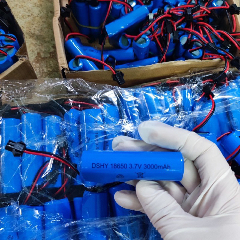 Pin lion 18650 3.7v 1200mah , 3000mah cổng sm cho xe đồ chơi , dụng cụ chơi nước
