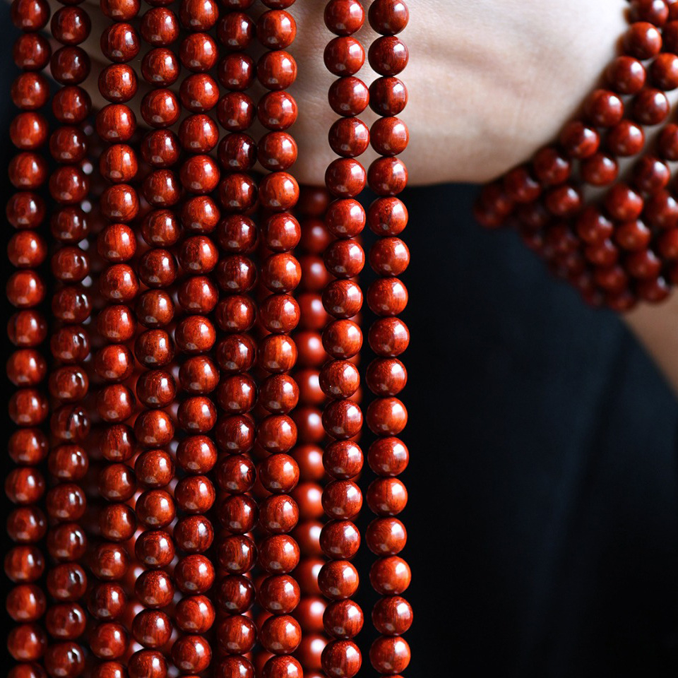 Vòng 108 hạt gỗ hương đỏ tụng kinh, niệm Phật , Vòng tay thời trang nam nữ